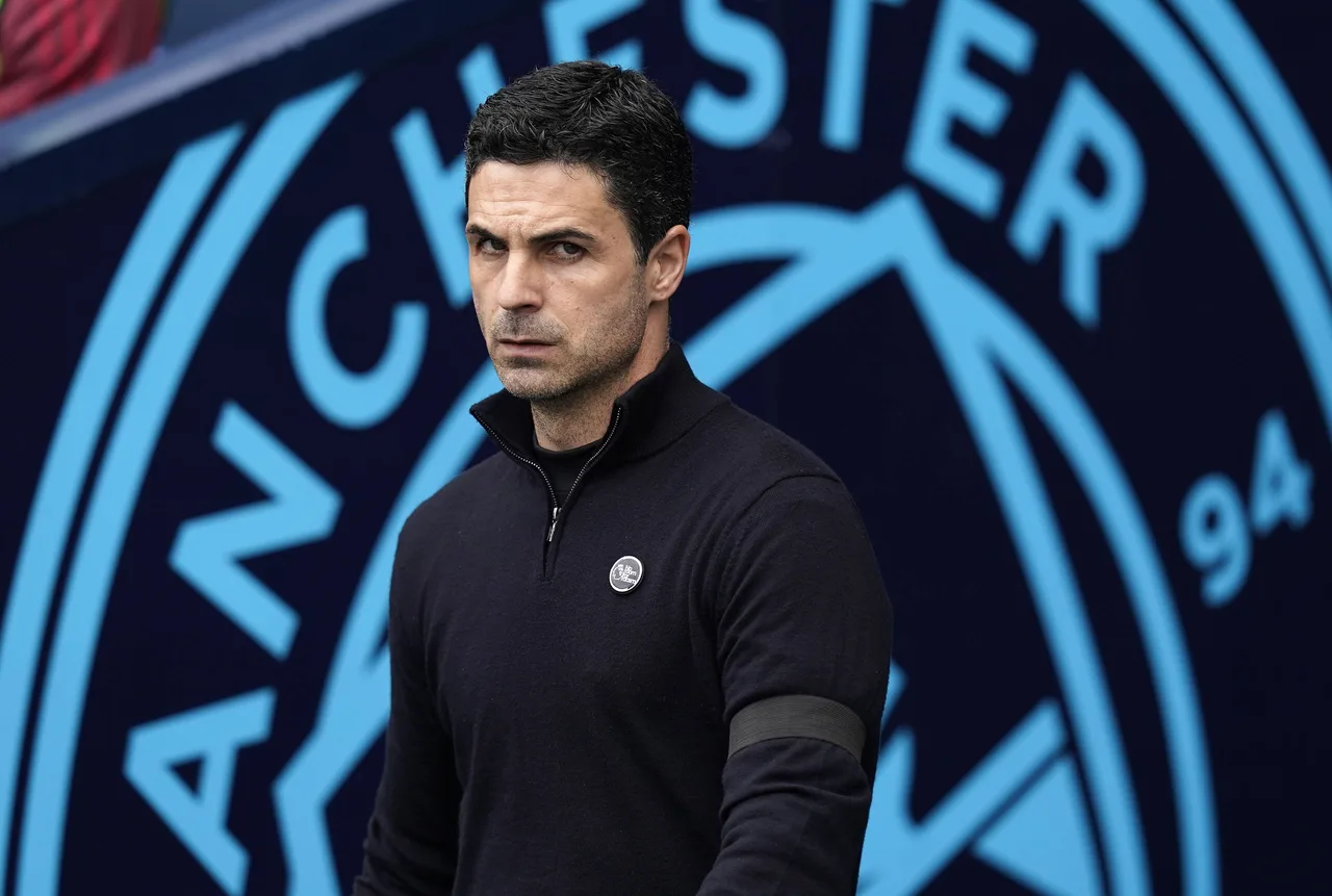 Pennant: Arsenal nên giữ Arteta thêm một mùa