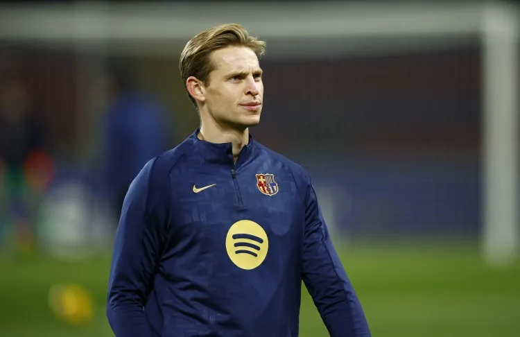 De Jong thừa nhận từng nghĩ tới chuyện rời Barca nhưng cuối cùng kiên quyết ở lại