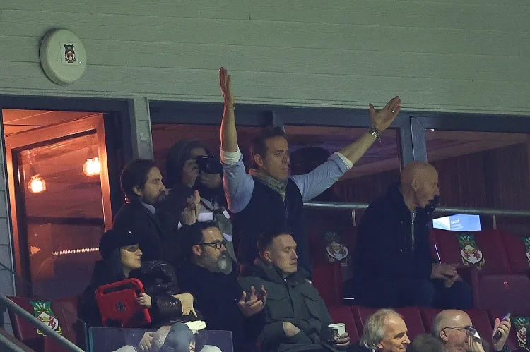 Ryan Reynolds tiếc nuối khi Wrexham lỡ vé play-off nhưng vẫn tự hào về mùa giải lịch sử