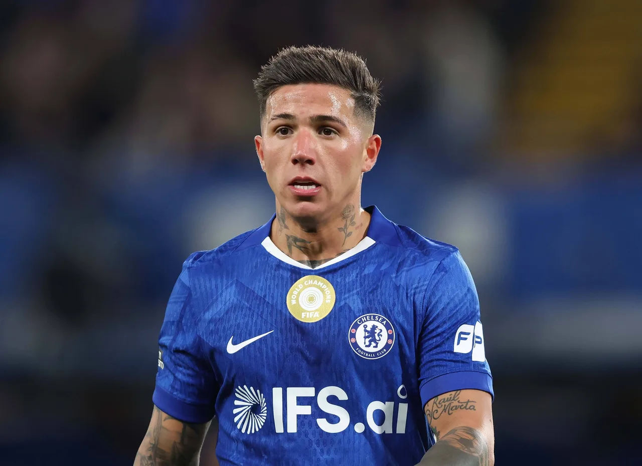 Một mục tiêu quan trọng! Enzo đánh đầu ghi bàn vào lưới Leeds United và được bầu là Bàn thắng đẹp nhất tháng của Chelsea vào tháng 4