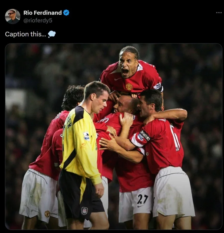 Ferdinand hâm nóng đại chiến Liverpool bằng ảnh cũ, Carragher lộ vẻ thất thần