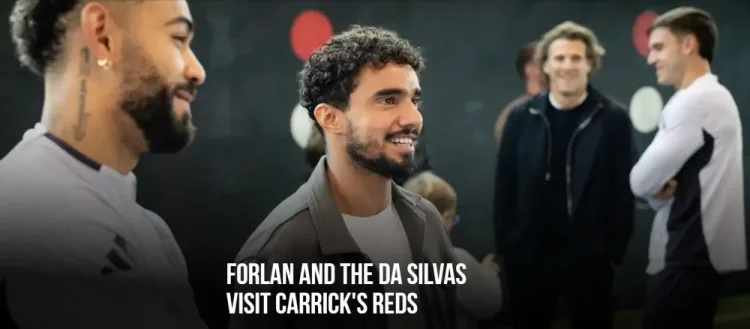 Forlan và anh em Da Silva trở lại Old Trafford xem đại chiến Liverpool