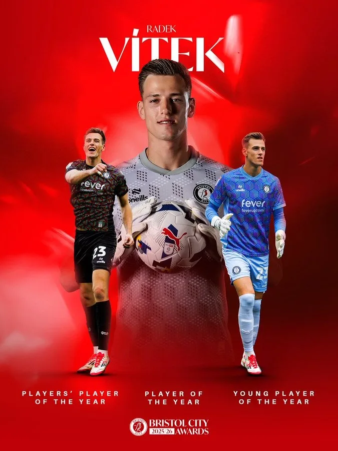 Phong độ xuất sắc, thủ môn cho mượn của Manchester United Vitek giành 3 danh hiệu trong đó có Cầu thủ xuất sắc nhất năm của Bristol City