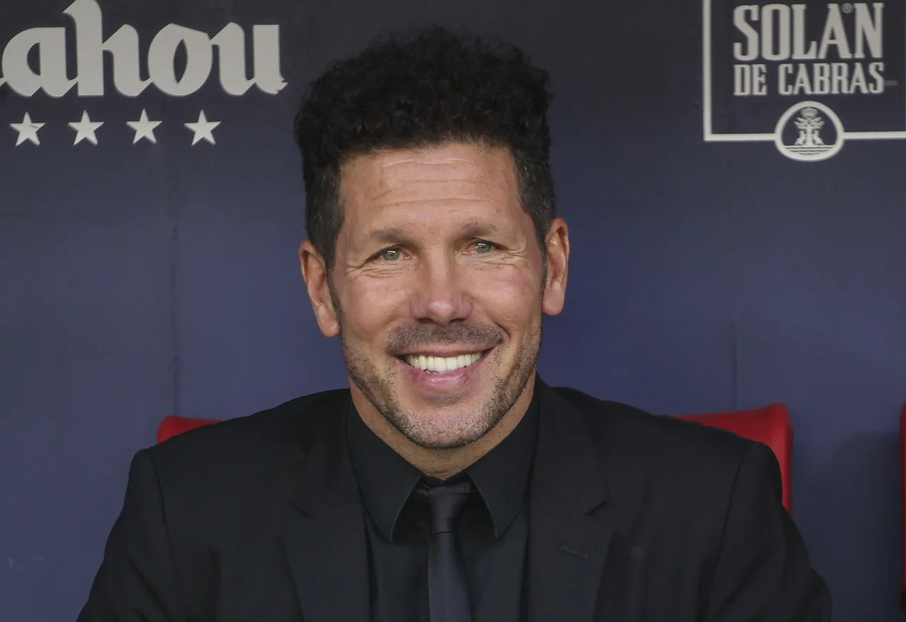 Atletico lập cột mốc hiếm với hai cầu thủ ghi bàn ngay trận ra mắt, Simeone cán mốc 1.000 trận