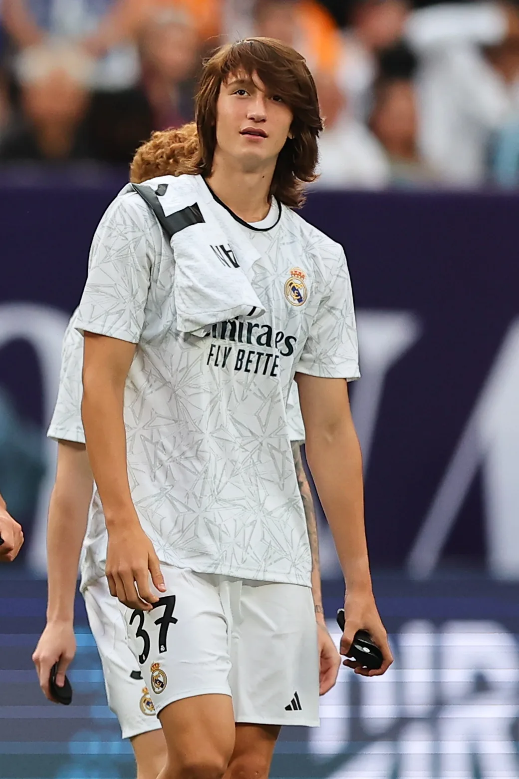 Marca: PSG theo dõi trung vệ trẻ Joan Martinez của Real Madrid