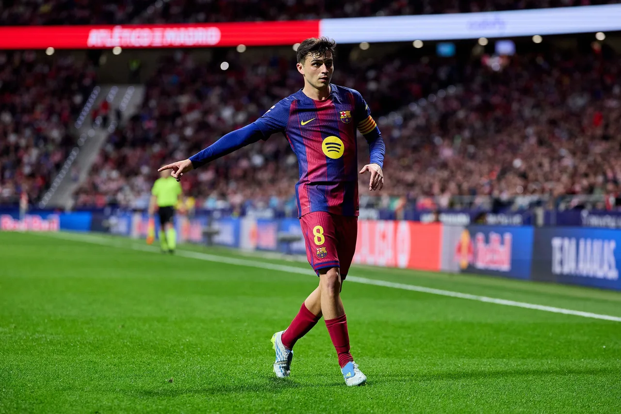 Pedri vượt Messi, trở thành cầu thủ trẻ nhất đá chính 200 trận cho Barca