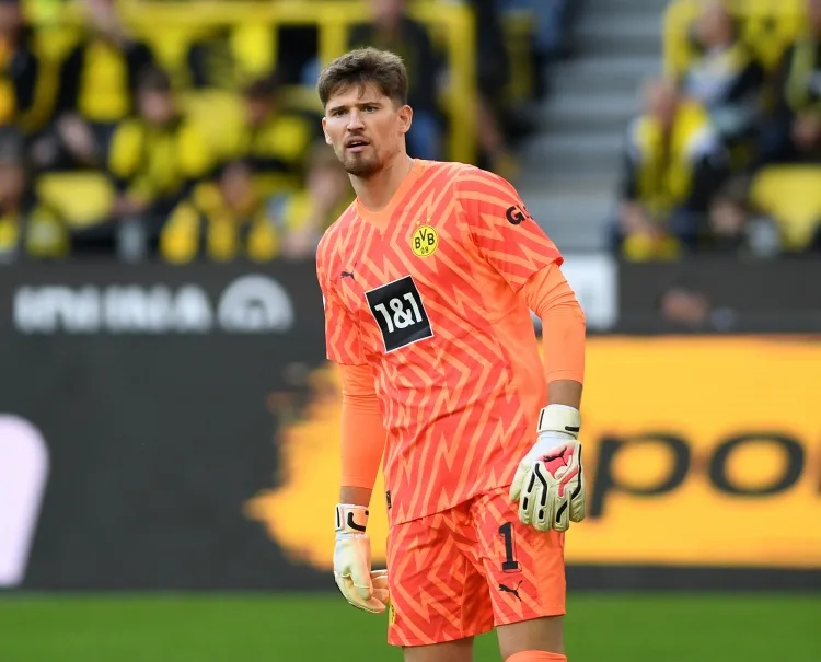 Kobel thất vọng sau trận thua Gladbach: Mỗi cầu thủ Dortmund phải đá tốt đủ 34 vòng