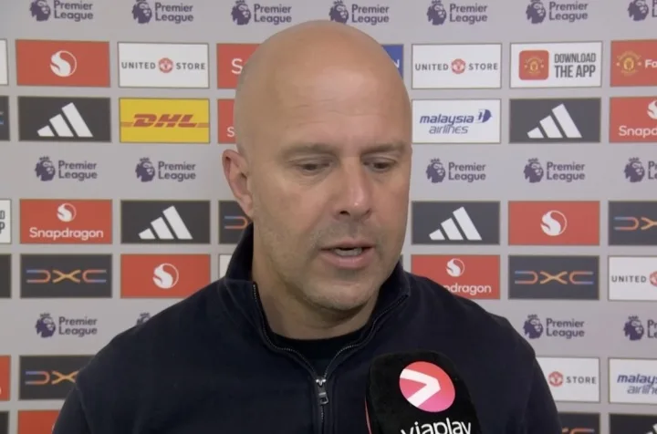 Slot thừa nhận Liverpool “mất điện” sau khi gỡ hòa 2-2 trước MU