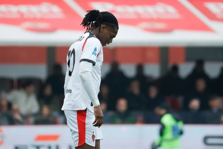 Gazzetta dello Sport: Tình trạng Leao bị người hâm mộ la ó vẫn tiếp diễn. Anh ấy cũng bị la ó trước khi thi đấu với Udinese và Juventus