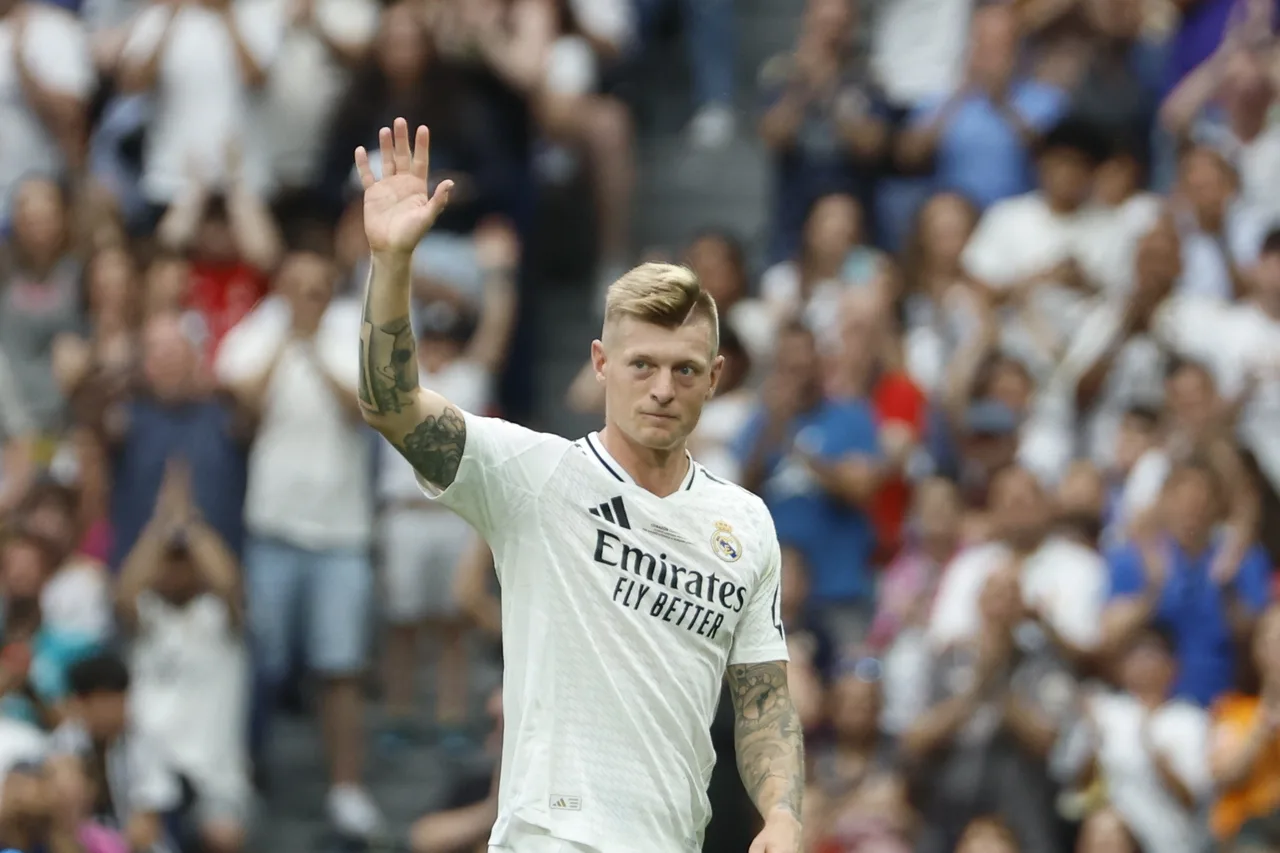 TA: Real Madrid đang thảo luận về khả năng Kroos trở lại và vai trò mới của anh vẫn chưa được xác định đầy đủ