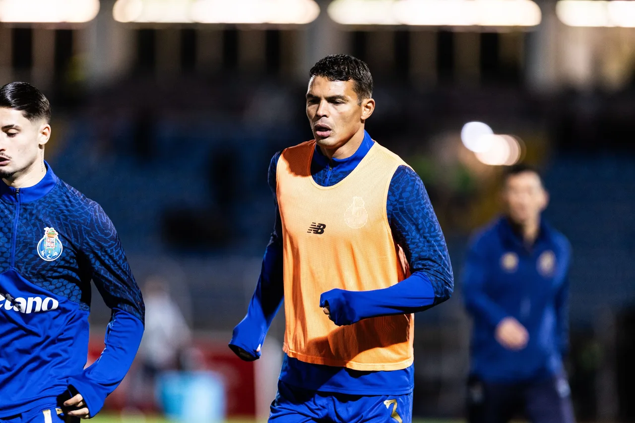 Thiago Silva có thể chơi thêm một mùa nếu được Brazil gọi dự World Cup 2026