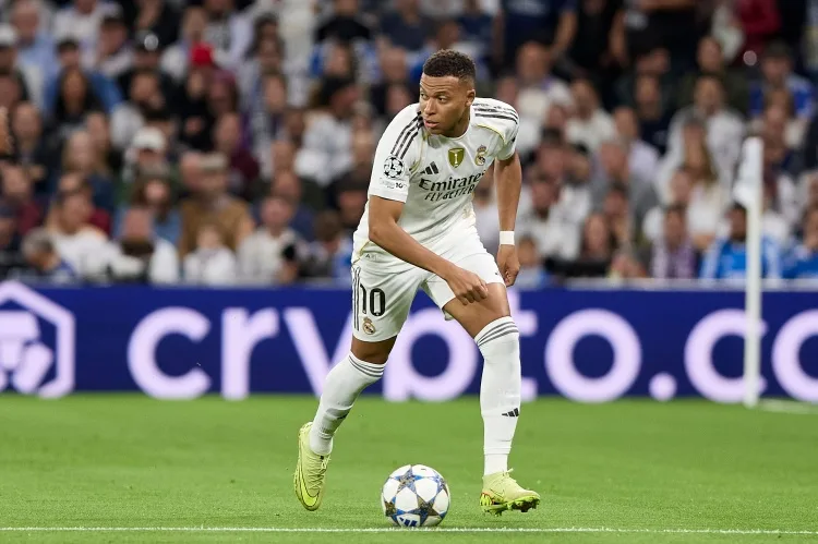 Phòng thay đồ Real Madrid tin chắc Ronaldo sẽ không bao giờ hành động như Mpbappe trong tình huống tương tự