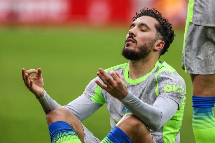 Cherki là cầu thủ đầu tiên từ thời Hazard có 10 kiến tạo bóng sống ở mùa ra mắt Premier League
