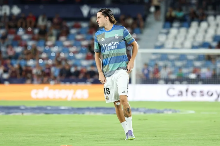 Năm ngoái đã ký 50 triệu! TA: Ban huấn luyện Real Madrid phàn nàn về thái độ và tính chuyên nghiệp của Carreras