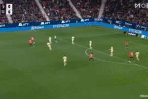 Ủy ban trọng tài: Cancelo không phạm lỗi với Budimir. Người trước chạm bóng trước, người sau chủ động đánh người