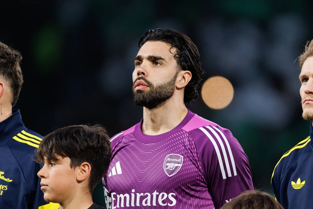 Raya đã chơi 35 trận cho Arsenal ở Champions League, ngang bằng với kỷ lục của Lehmann và là người có nhiều trận nhất trong lịch sử đội bóng