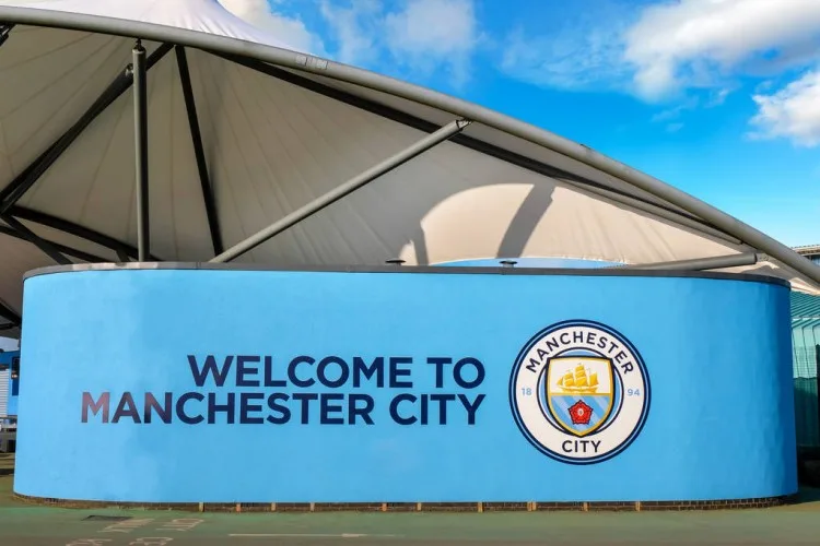 The Sun: Cuộc đua danh hiệu Ngoại hạng Anh căng thẳng, trận chung kết FA Youth Cup giữa Manchester City và Manchester United được chuyển đến sân nhỏ
