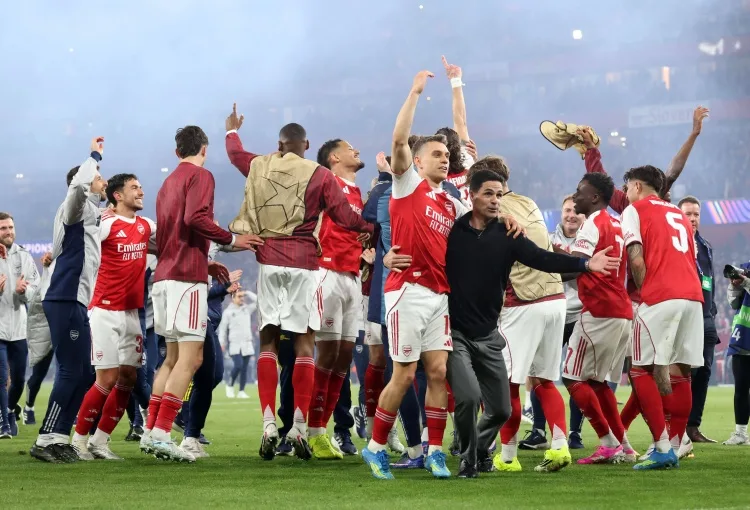 Rooney: Arsenal vẫn chưa giành được chức vô địch và việc ăn mừng hiện tại hơi quá đáng nhưng họ thực sự xứng đáng giành chiến thắng