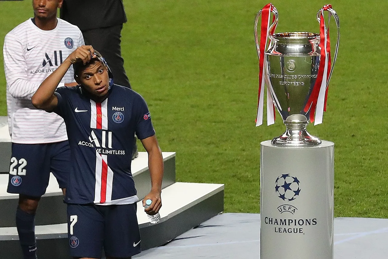 Điều này thực sự đáng xấu hổ... Mbappé từ Paris đến Real Madrid sau 24 năm, còn Paris lọt vào chung kết Champions League sau hai năm
