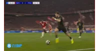 Kvaratskhelia lại bứt tốc khiến hàng thủ Bayern chao đảo