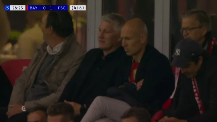 Robben và Schweinsteiger xuất hiện trên khán đài trận Bayern gặp PSG