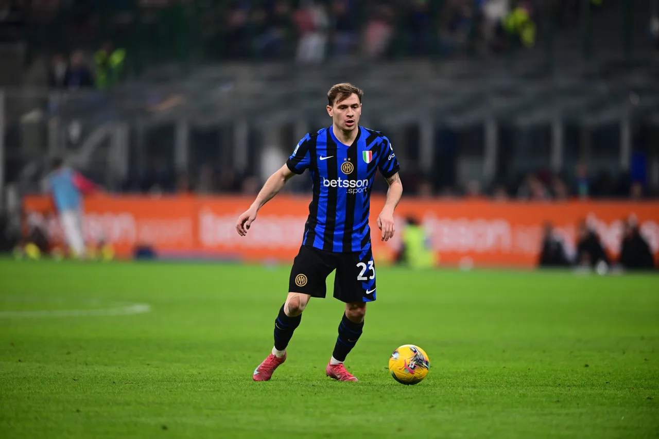 Barella khẩu chiến với hậu vệ Parma sau pha va chạm căng thẳng