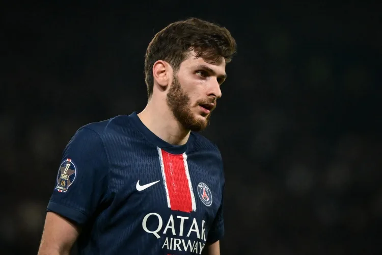 Kvaratskhelia góp dấu giày vào 10 bàn ở một chiến dịch knock-out Champions League, chỉ sau Messi, Ronaldo, Lewandowski và Benzema