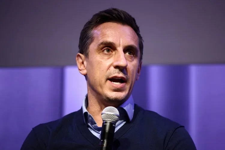 Neville: Giữ Carrick cũng có thể hiểu được, nhưng MU nên nhắm HLV đẳng cấp nhất
