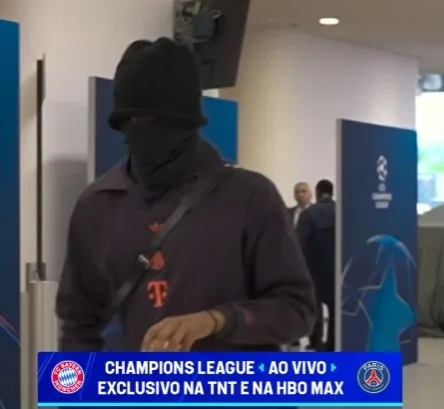 Đoán không có thưởng 😂 Cầu thủ Bayern xuất hiện trong bộ dạng "Kẻ trộm đeo mặt nạ", đoán xem đó là ai