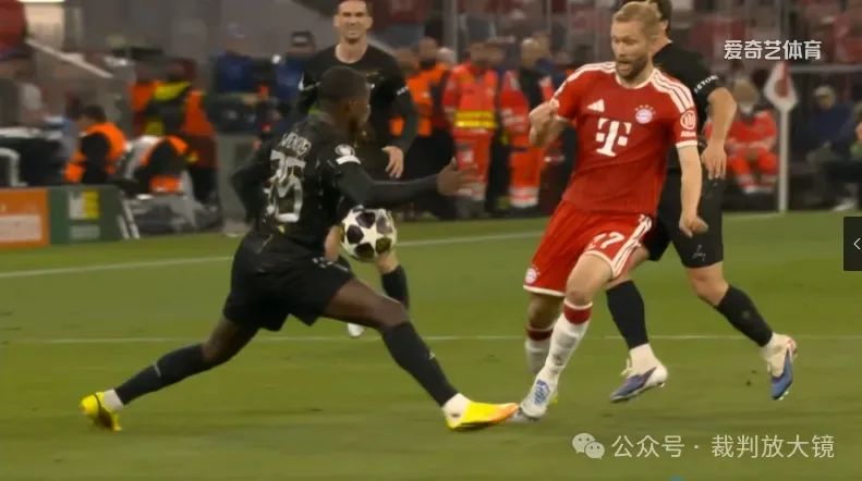 Phân tích tranh cãi hai tình huống chạm tay của PSG trước Bayern