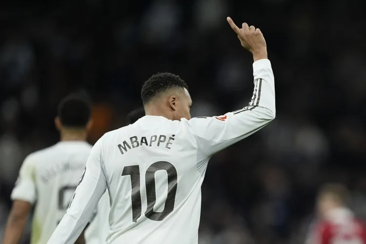 L'Equipe: Mpbappe tham gia buổi tập hôm nay và dự kiến ​​vào sân thay người ở trận derby quốc gia
