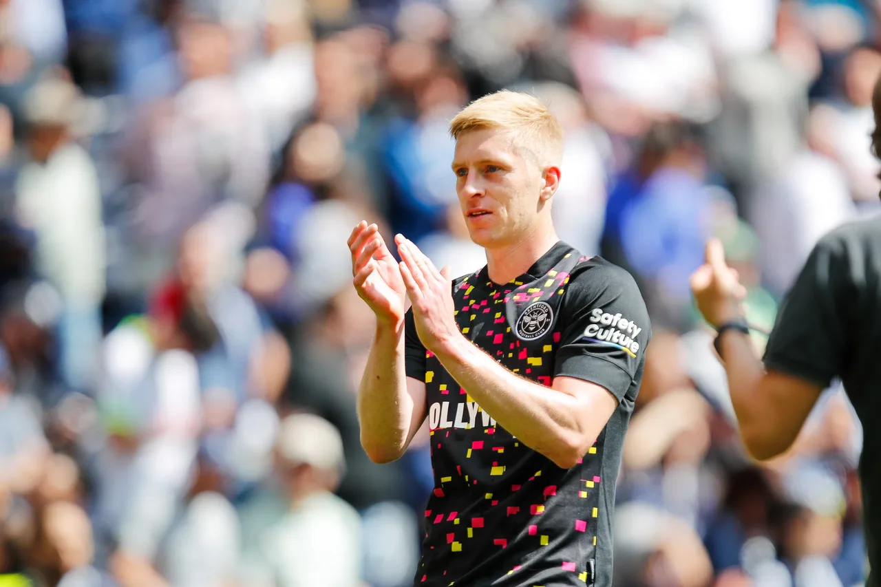 Chính thức Brentford: Cựu hậu vệ 36 tuổi Ben Mee sẽ giải nghệ vào cuối mùa này