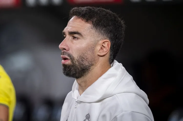 Real Madrid du kien ton vinh Carvajal o tran san nha cuoi cung cua mua giai