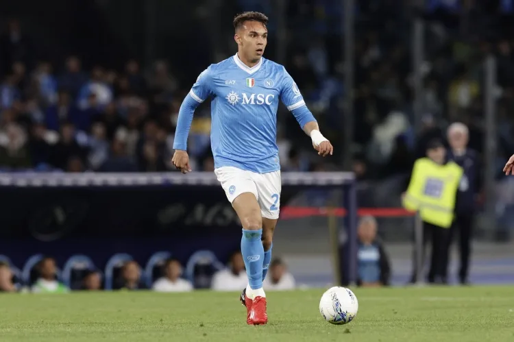 Schilla: Napoli hy vọng Giovanni sẽ ở lại đội mùa tới với tư cách là người thay thế Hoylen