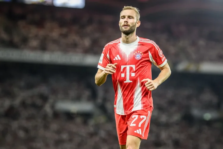 Falk: Việc Alfonso muốn rời đội là sai sự thật. Bayern sẽ không trả cho Laimer mức lương hàng năm quá 15 triệu euro.
