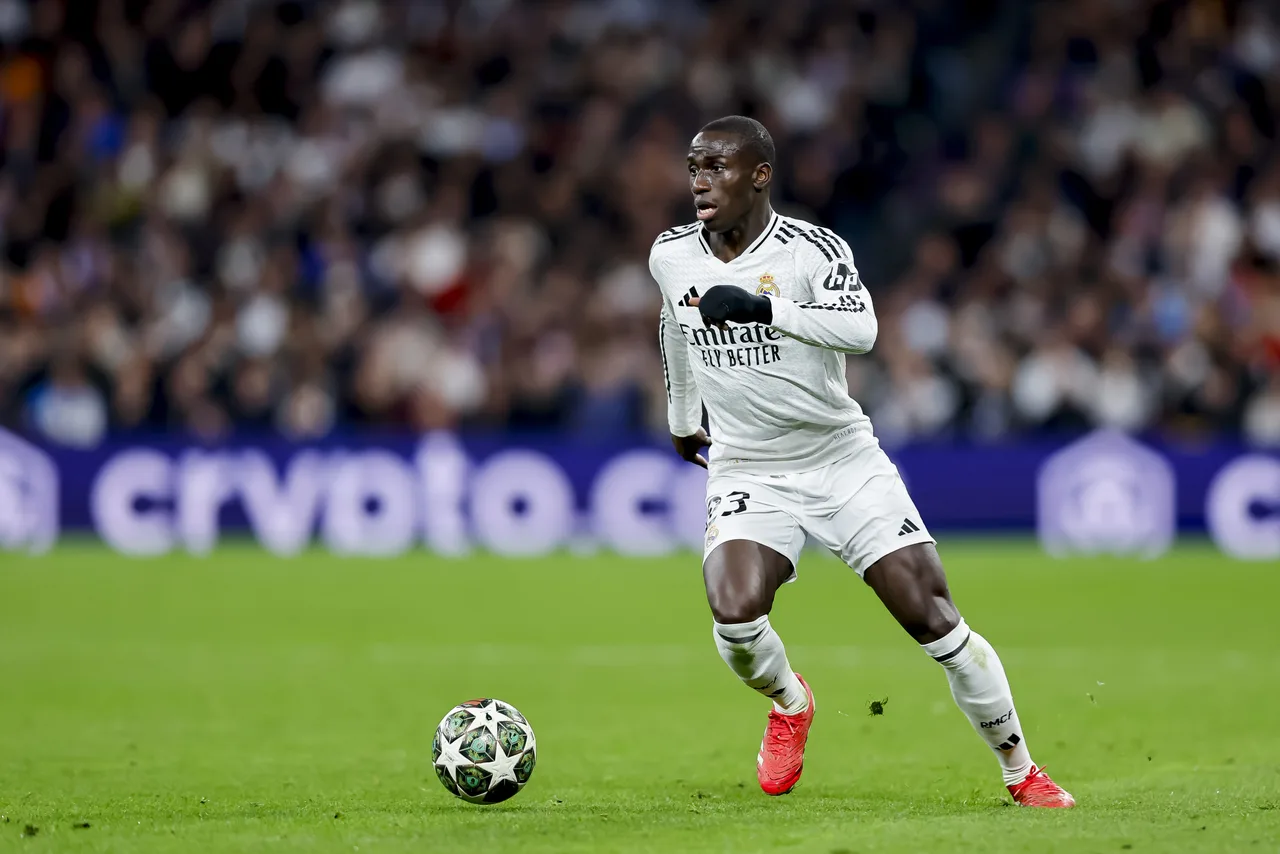 Mendy chọn bác sĩ từng chữa chấn thương cho Mbappe, quyết ở lại Real Madrid