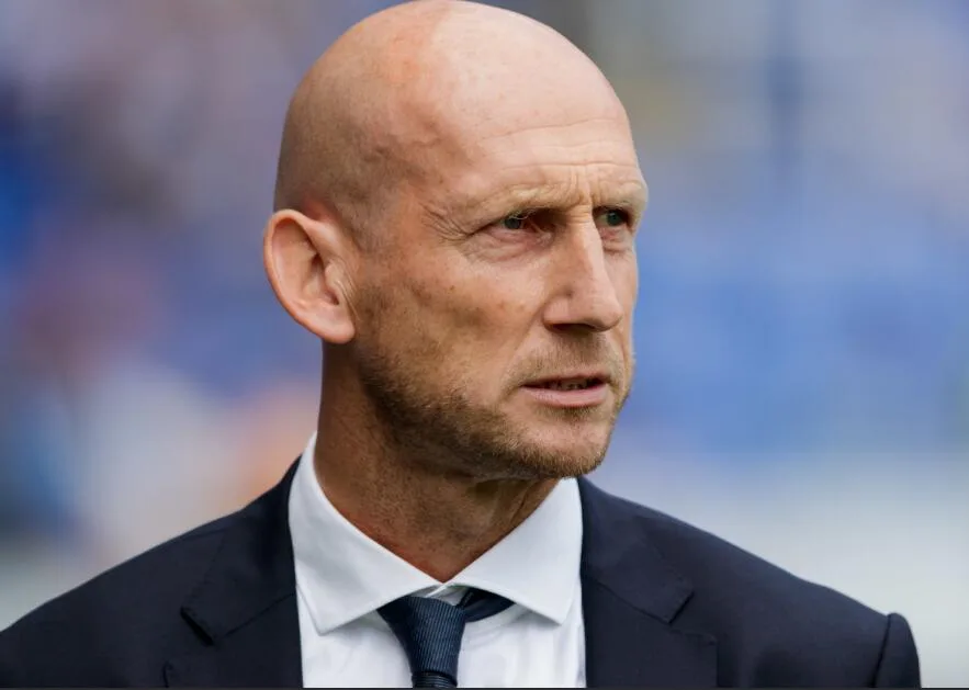 Stam: De Jong là bản hợp đồng lý tưởng cho Manchester United. Tôi sẵn sàng đạp xe đến Barcelona để đưa anh ấy đến Manchester United