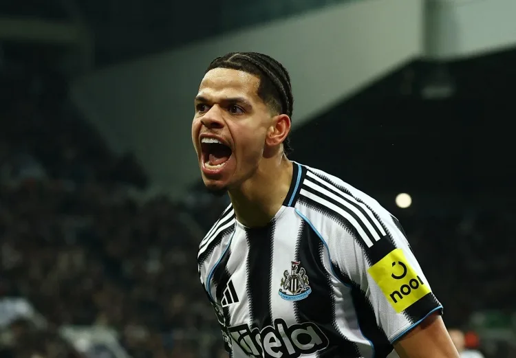 Daily Mail: Newcastle muốn giữ Osula ở lại hè này nhưng chưa tính tăng lương để gia hạn