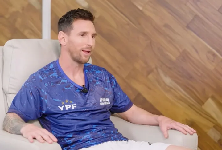 Messi kể về những năm thi đấu với Ronaldo: Chúng tôi cạnh tranh danh hiệu vì thầy, đó là một chương tuyệt vời