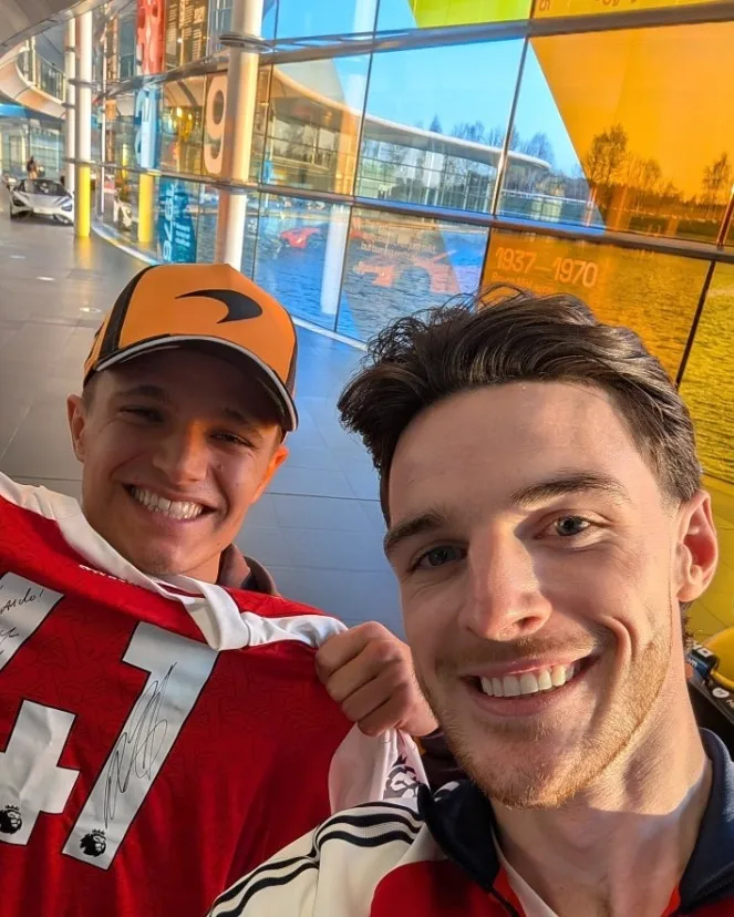 Declan Rice gặp Lando Norris, tặng áo Arsenal có chữ ký