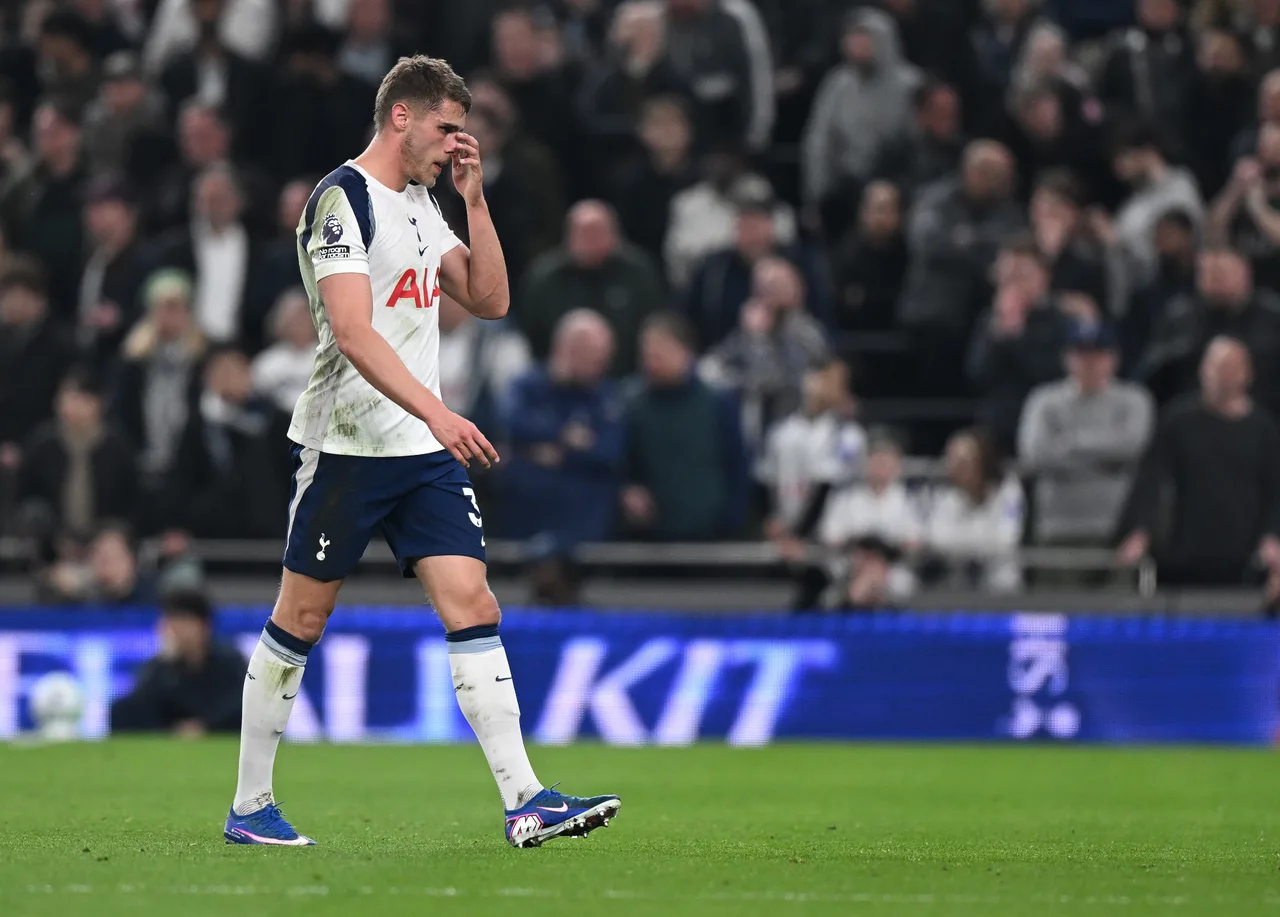 Sherwood: Van der Ven có đủ tố chất để trở thành một cầu thủ hàng đầu và sẽ làm tốt công việc cho Liverpool