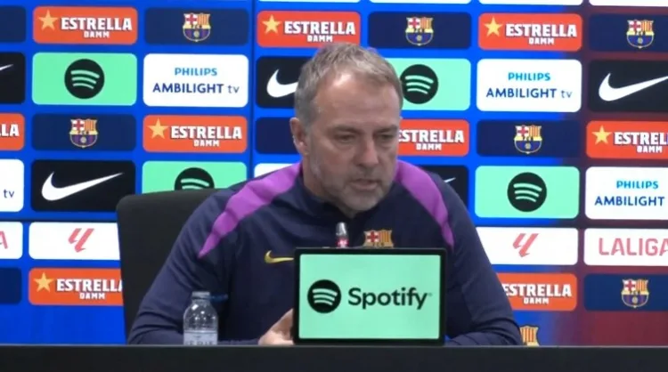 Flick: Điều tôi ngưỡng mộ nhất ở Barcelona là sự đoàn kết; Mbappe là một trong những cầu thủ xuất sắc nhất thế giới