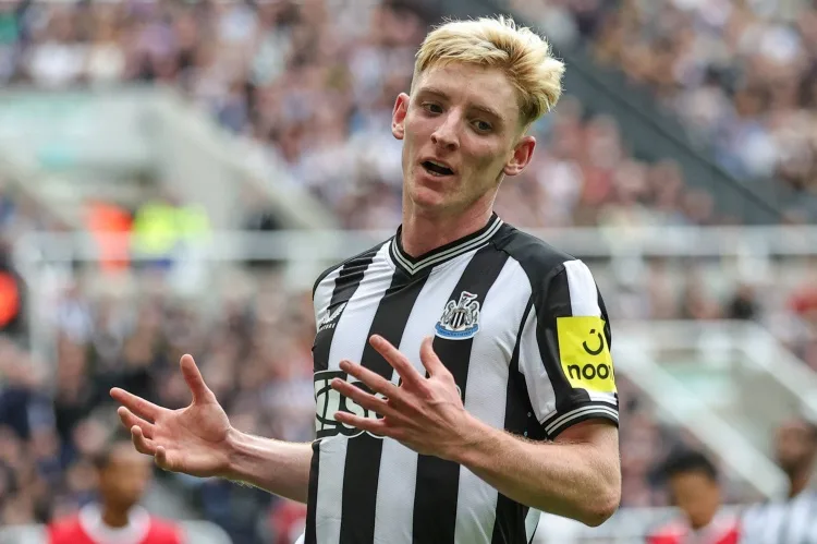 Romano: Barca chưa tích cực theo đuổi Gordon, Newcastle hét giá 100 triệu euro