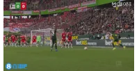Freund: Goretzka cảm thấy chóng mặt trong giờ nghỉ giải lao và được thay ra để đề phòng