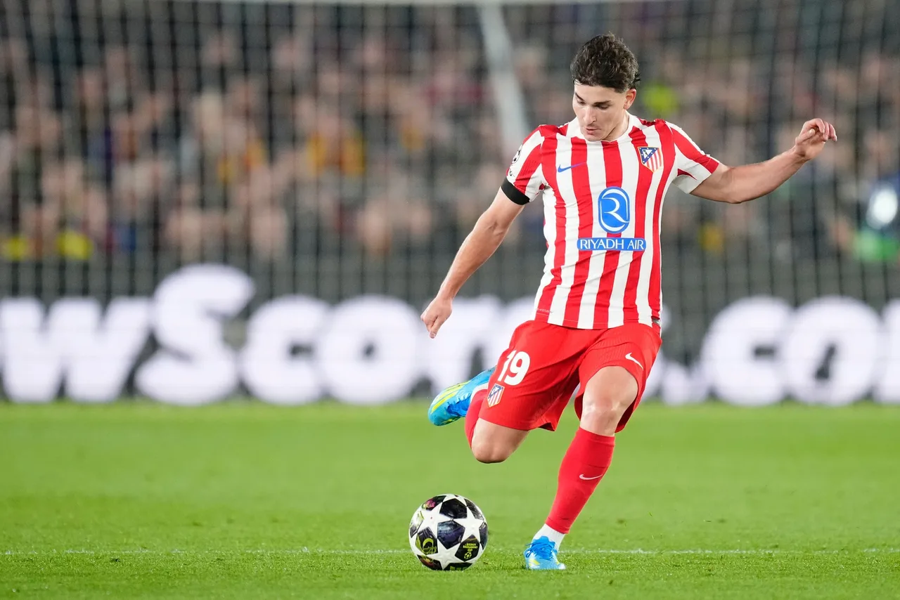 Ser Radio: Một số người trong nội bộ Atletico Madrid cho rằng Alvarez muốn rời đội bóng nhưng cầu thủ này chưa bày tỏ mong muốn