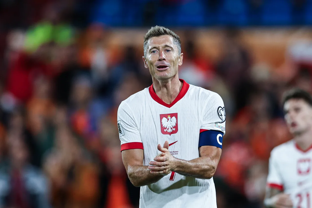 HLV người Ba Lan: Lewandowski có thể vẫn ở lại Barcelona và hy vọng đây không phải trận El Clasico cuối cùng của anh