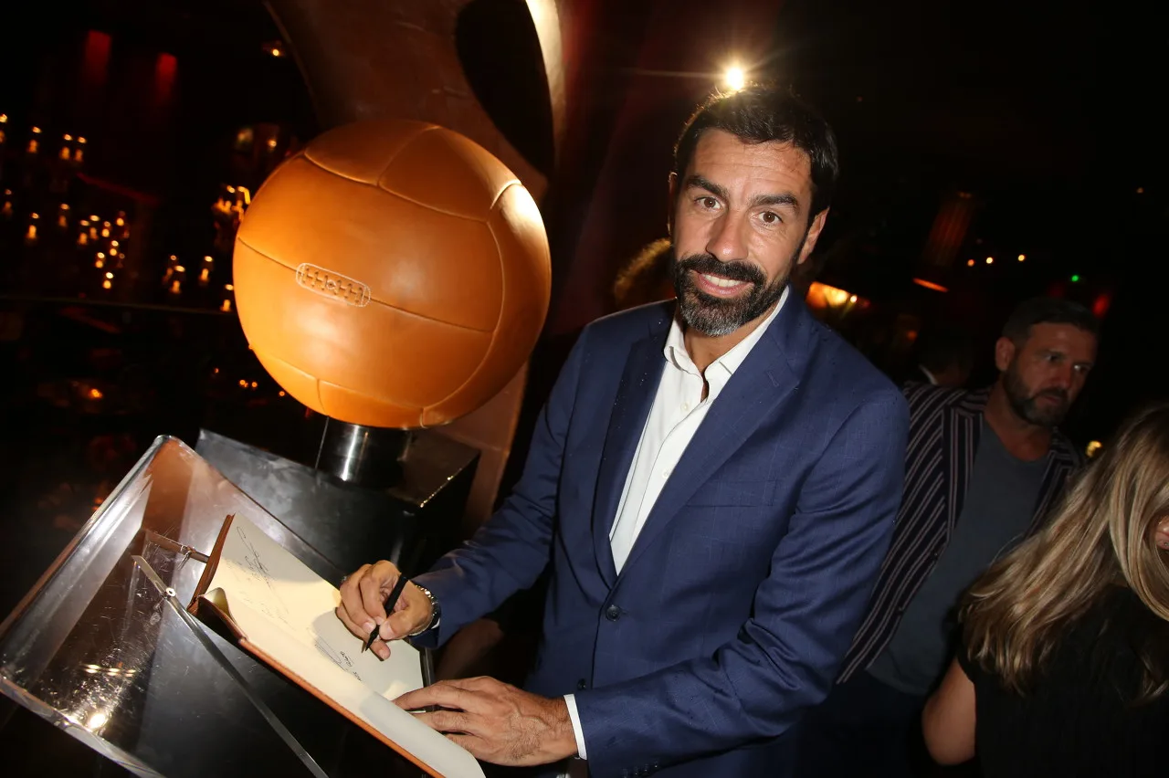 Pires: Arsenal này có thể so sánh với Arsenal của chúng tôi hồi đó. Nếu 2 chọn 1 ở Champions League và Ngoại hạng Anh thì tôi sẽ chọn Ngoại hạng Anh