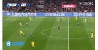 nh hoa! Milan để thủng lưới thêm một bàn nữa ở phút 51, dẫn trước Atlanta 0-3.