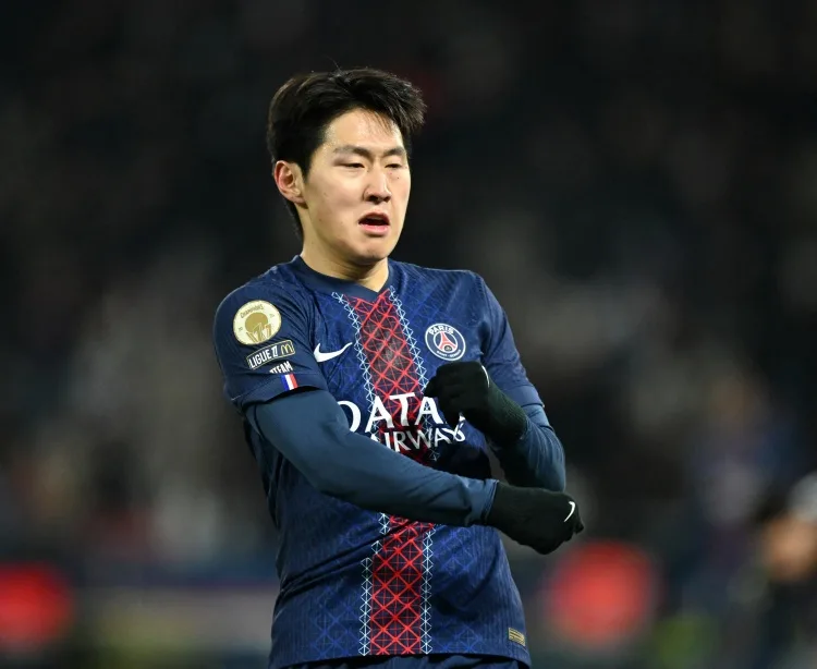 i hình xuất phát Paris VS Brest: Barcola, Li Gangren, Gonzalo Ramos dẫn đầu tiền đạo