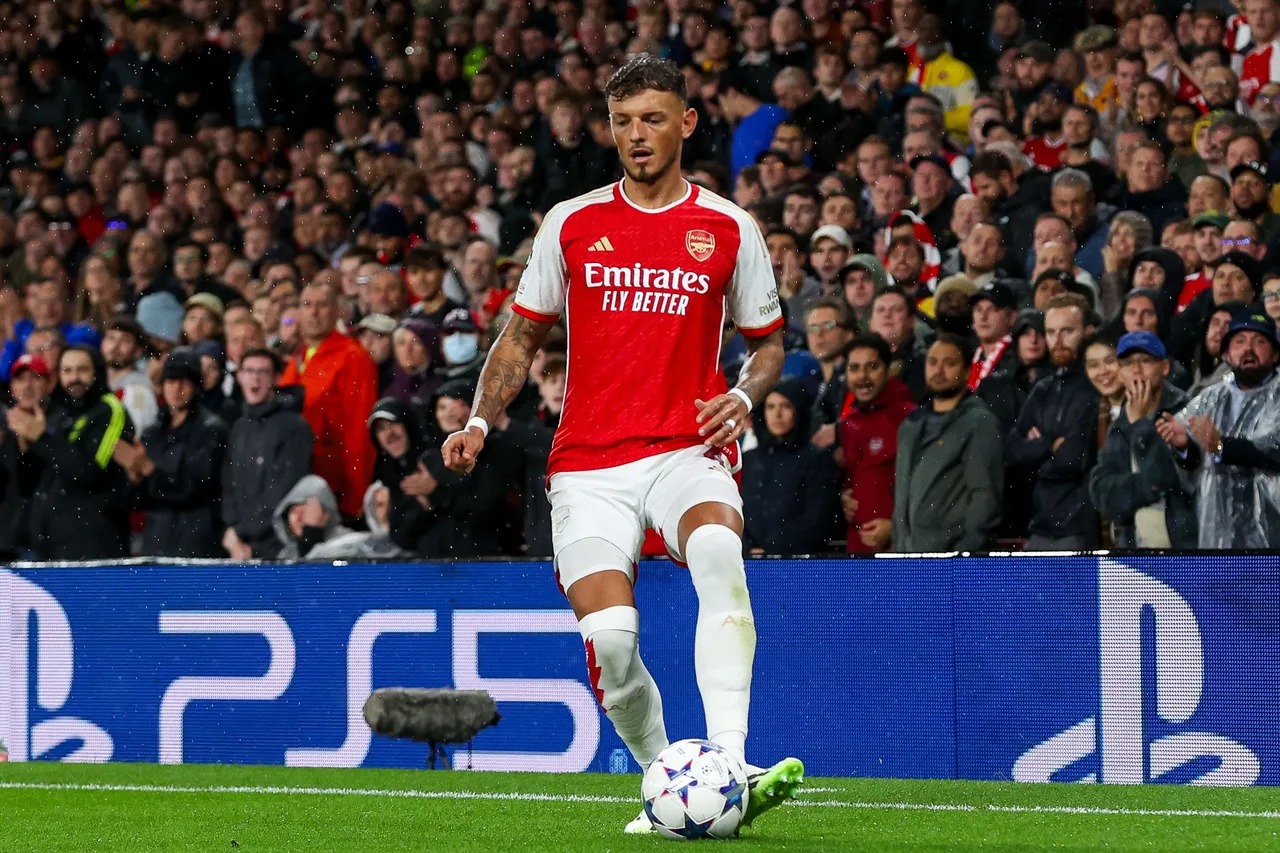 Sky Sports: Hậu vệ Ben White của Arsenal bị nghi dính chấn thương đầu gối sau khi được thay ra vì chấn thương